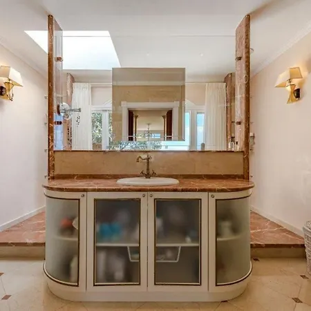 Oceanview Villa With Heated Pool 阿德耶
